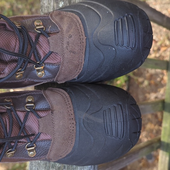 Adventuridge Work Boot Size 10 Insulated and Water Resistant - Picture 4 of 9